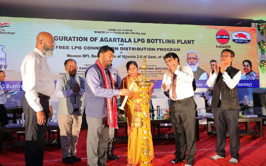 Indian Oil opens its ninth LPG bottling plant