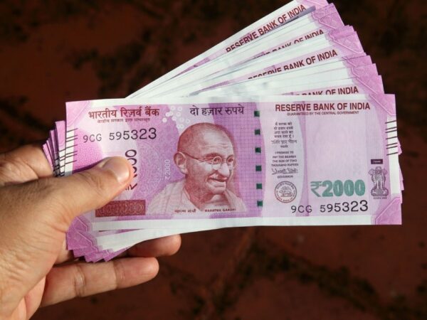 RBI withdraws Rs 2000 notes; time till September 30 to exchange